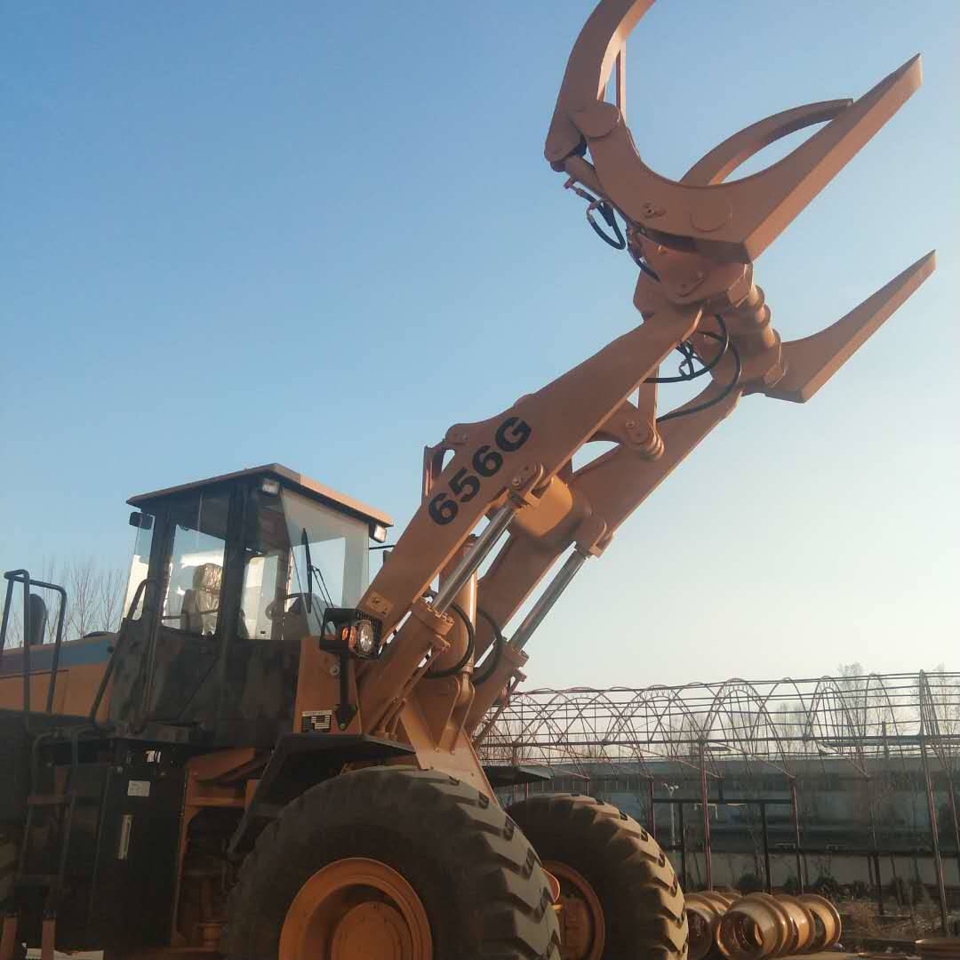 大型夹木机50装载机工作更高效,马力更强劲