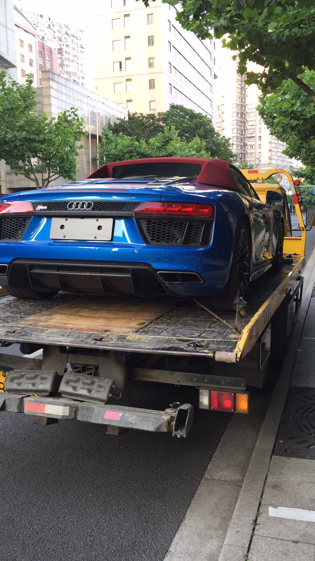 上海松江区九亭拖车 汽车电瓶搭电