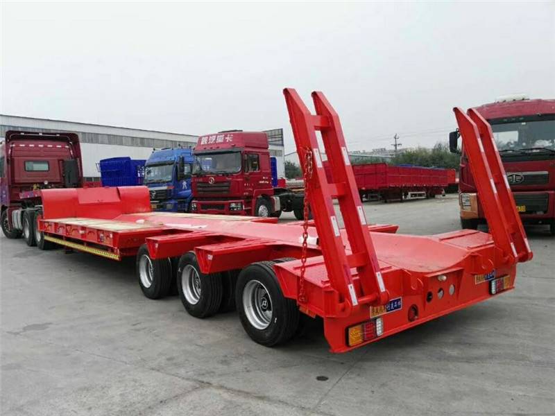 梁山挂车厂家直销10米11米12米13米两桥三桥钩机板拖挂车
