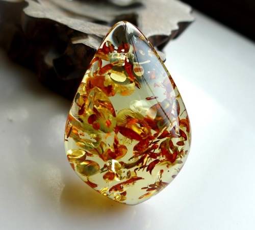 花琥珀在哪里成交价高