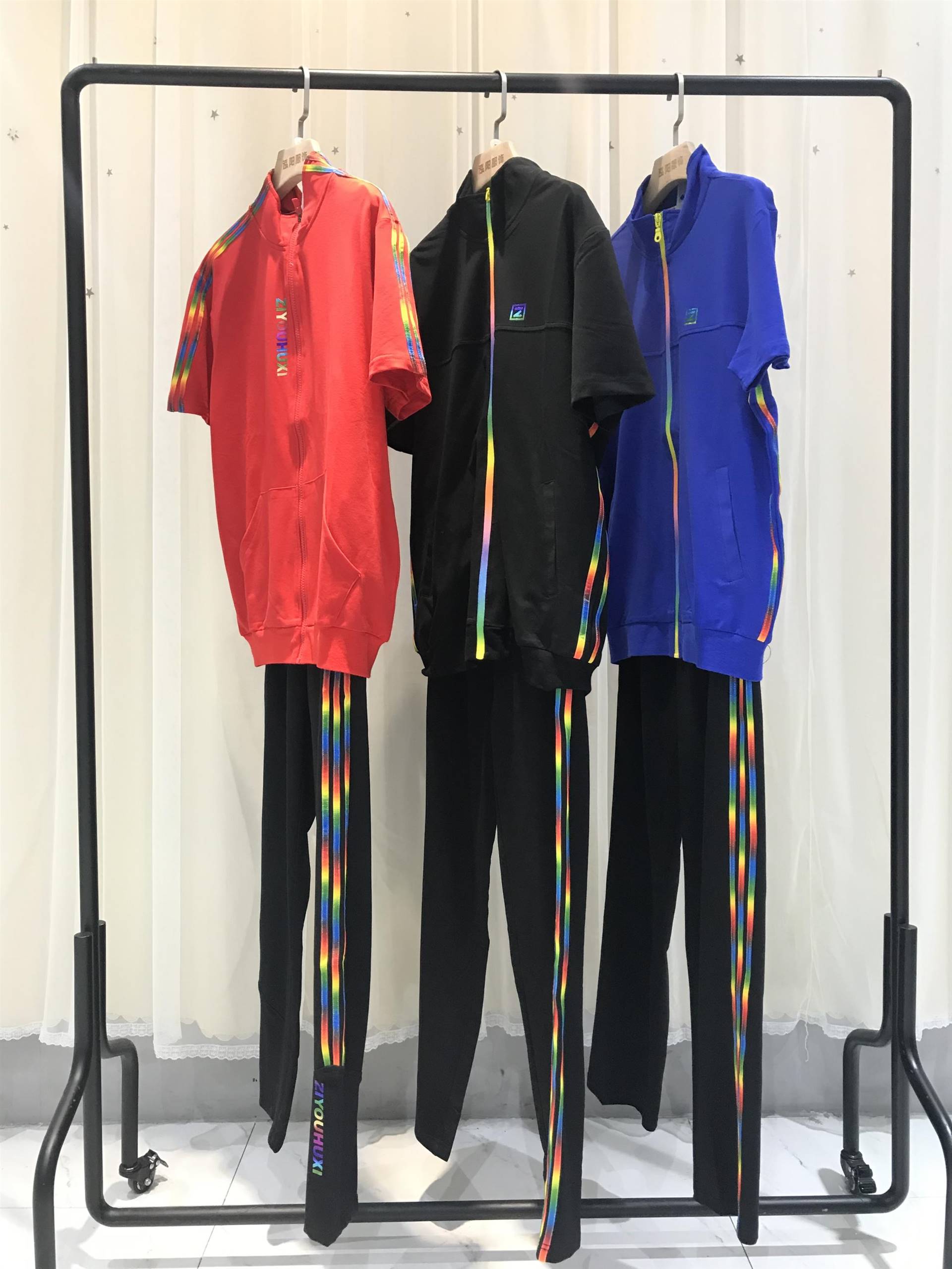 自由呼吸套装时尚品牌女装分份