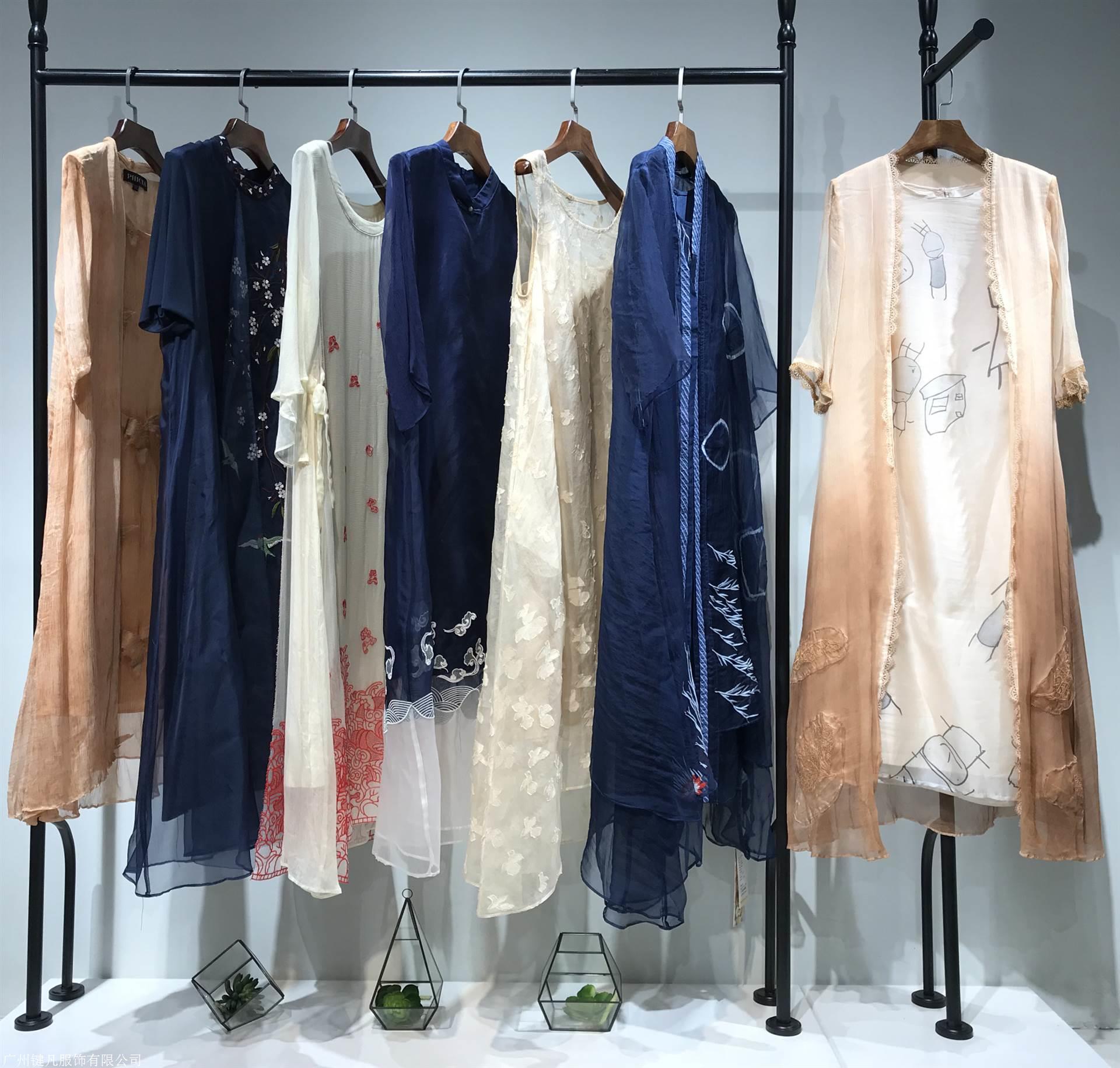 一线品牌折扣女装素莹真丝连衣裙