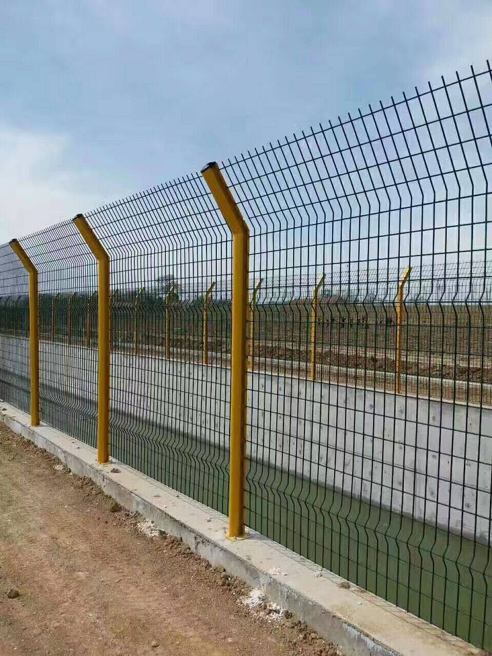 鱼塘河堤防护网a会昌鱼塘河堤防护网a鱼塘河堤防护网厂家直营