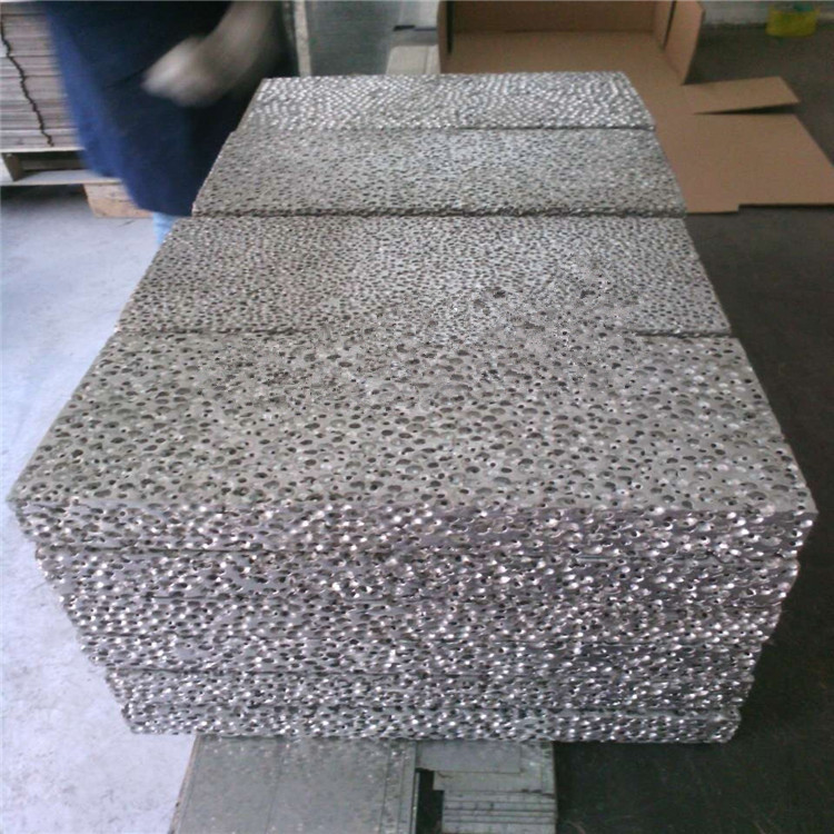 配件 >泡沫铝高效吸音隔音消音降噪发泡铝装饰材料    1,新型泡沫铝板