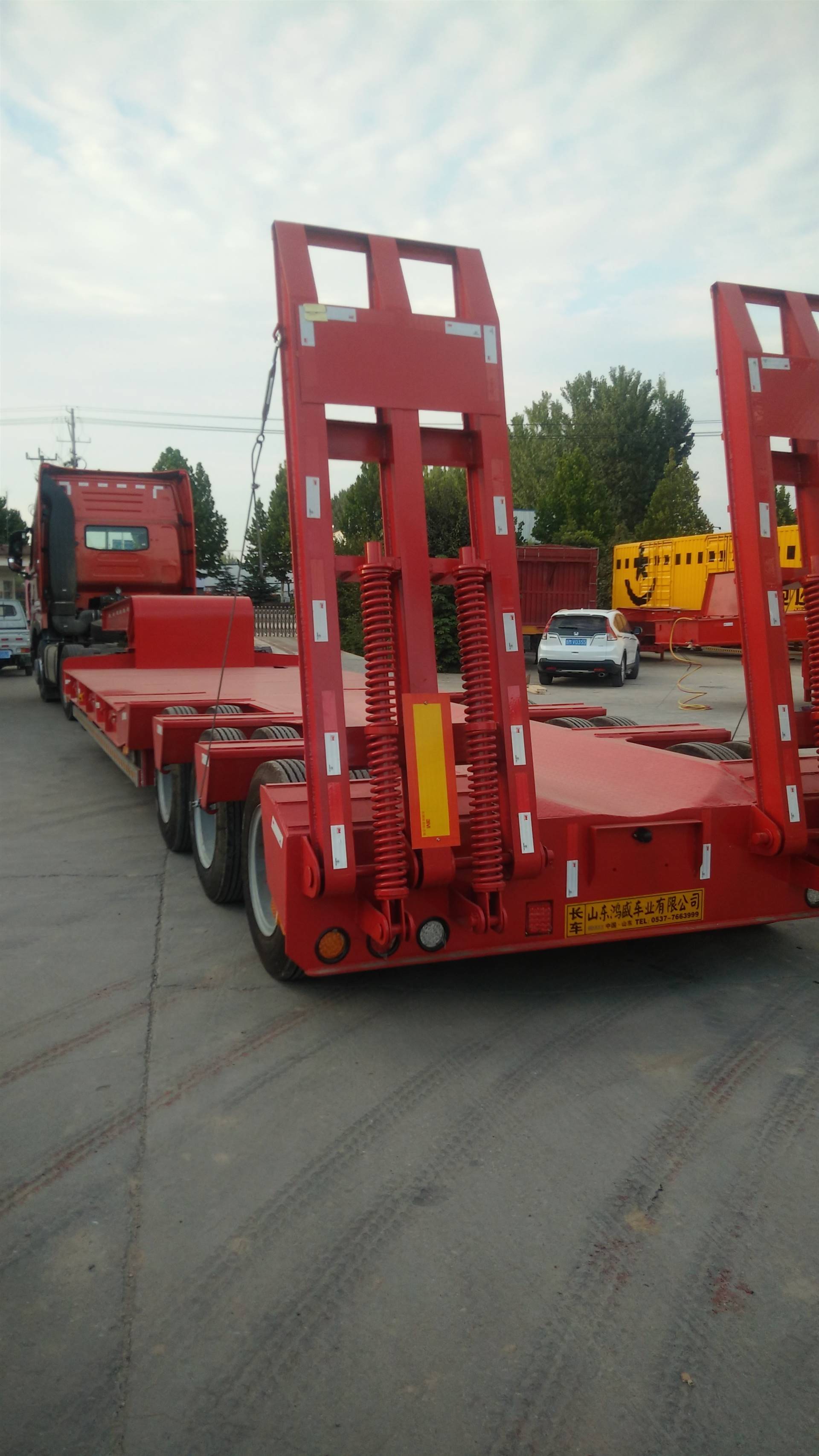 1375米高低板挂车3轴12条轮胎价格半挂车厂家