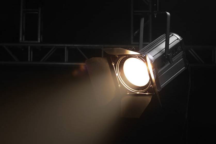 演播室led聚光灯100w舞台摄影led照明