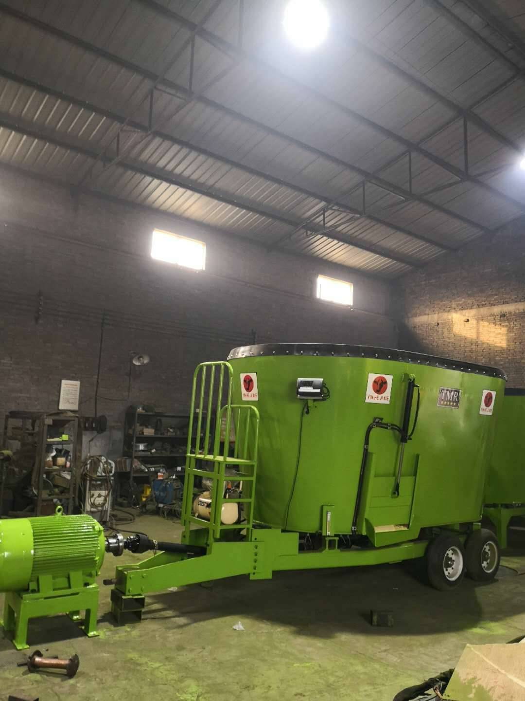 12立方两用tmr饲料搅拌机