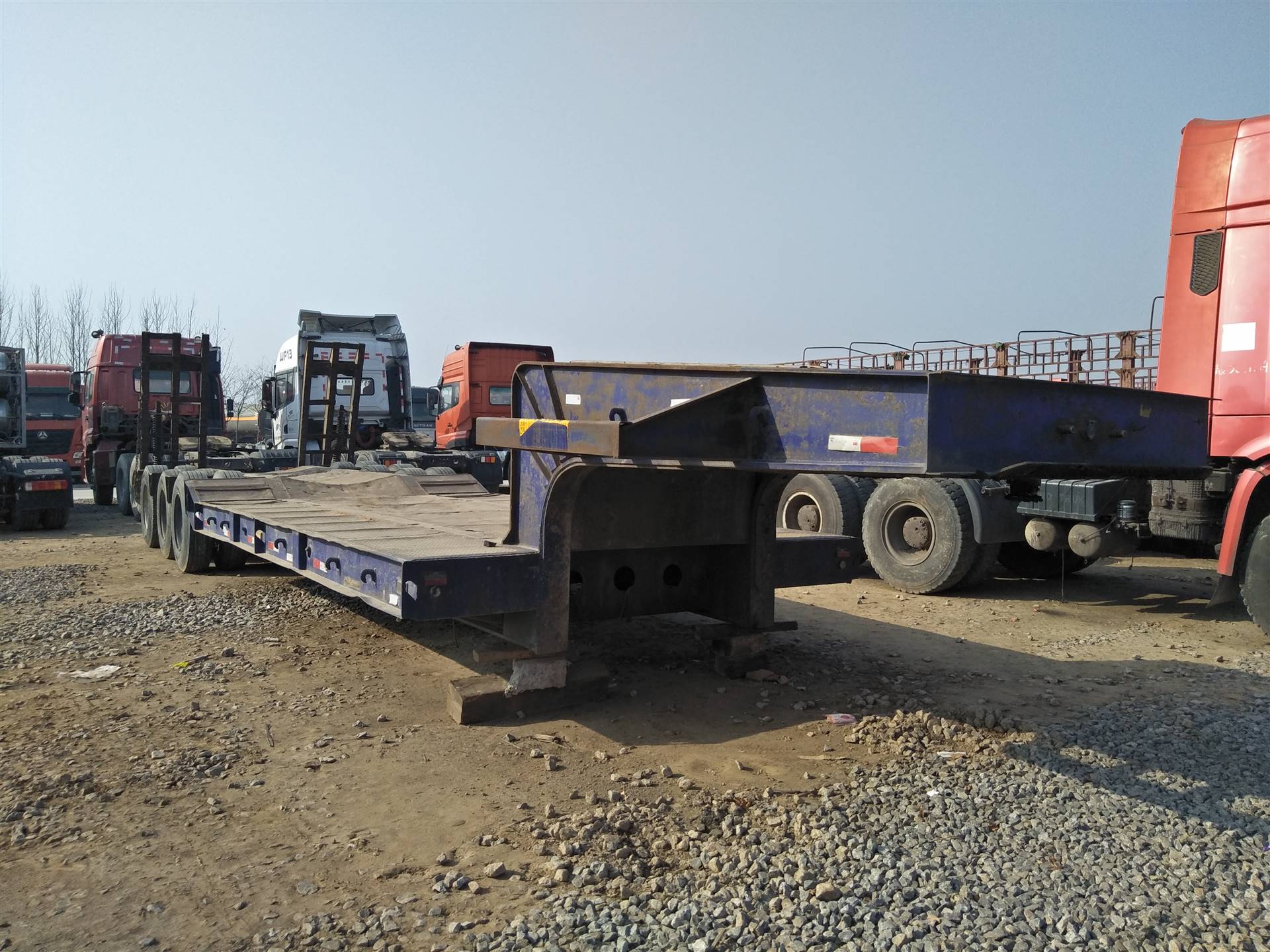 出售二手爬梯式钩机板11米到13米都有现车