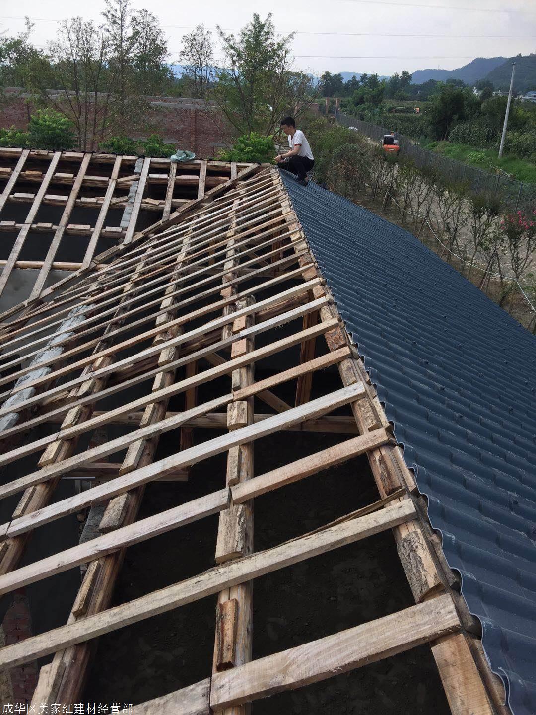 农村老房子换树脂瓦全过程,自己动手安装省钱屋面瓦翻新