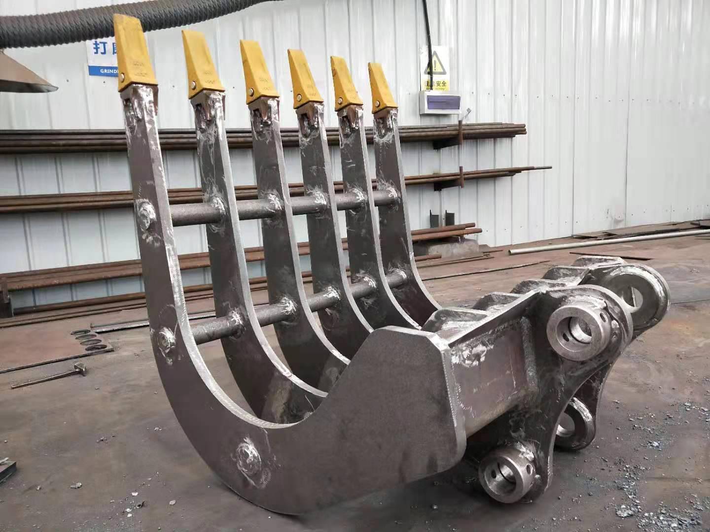 三一135 犁耙斗挖机挖斗