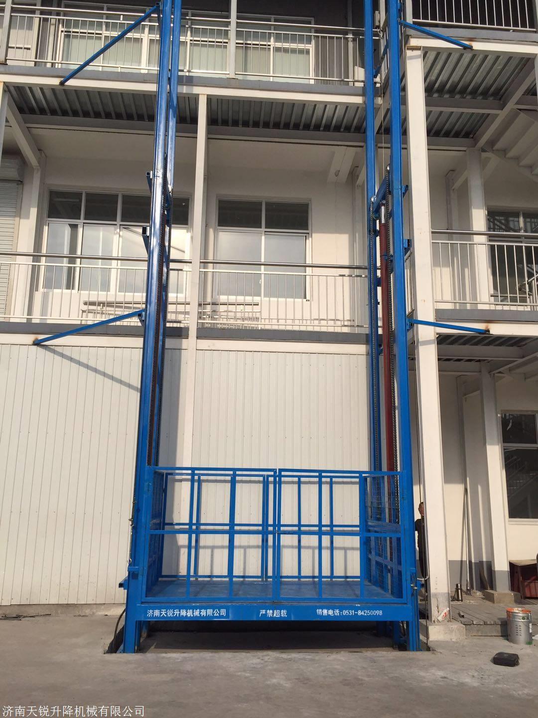 青岛3吨升降货梯出口意大利 产品得到国际友人赞赏