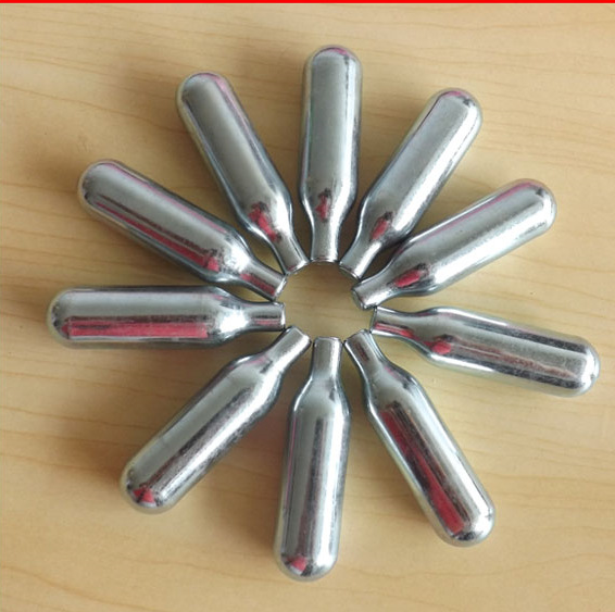 8克小钢瓶充装机----小气瓶高效充装机