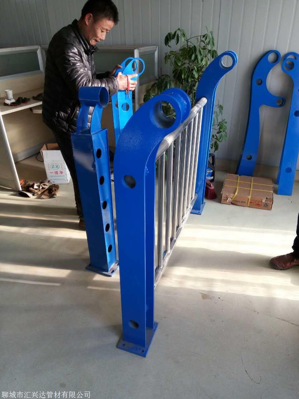 q235-c扁铁立柱 桥梁护栏扁钢立柱 桥梁复合管护栏