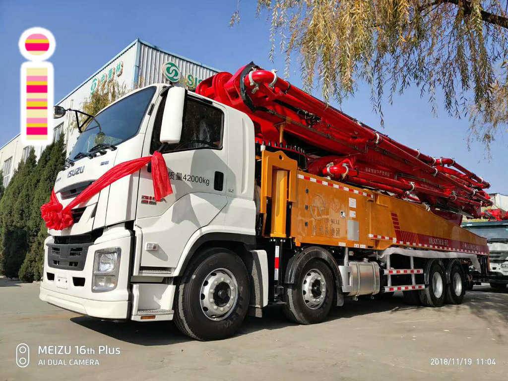 选购重汽44米汕德卡混凝土泵车,来科尼乐集团就对了