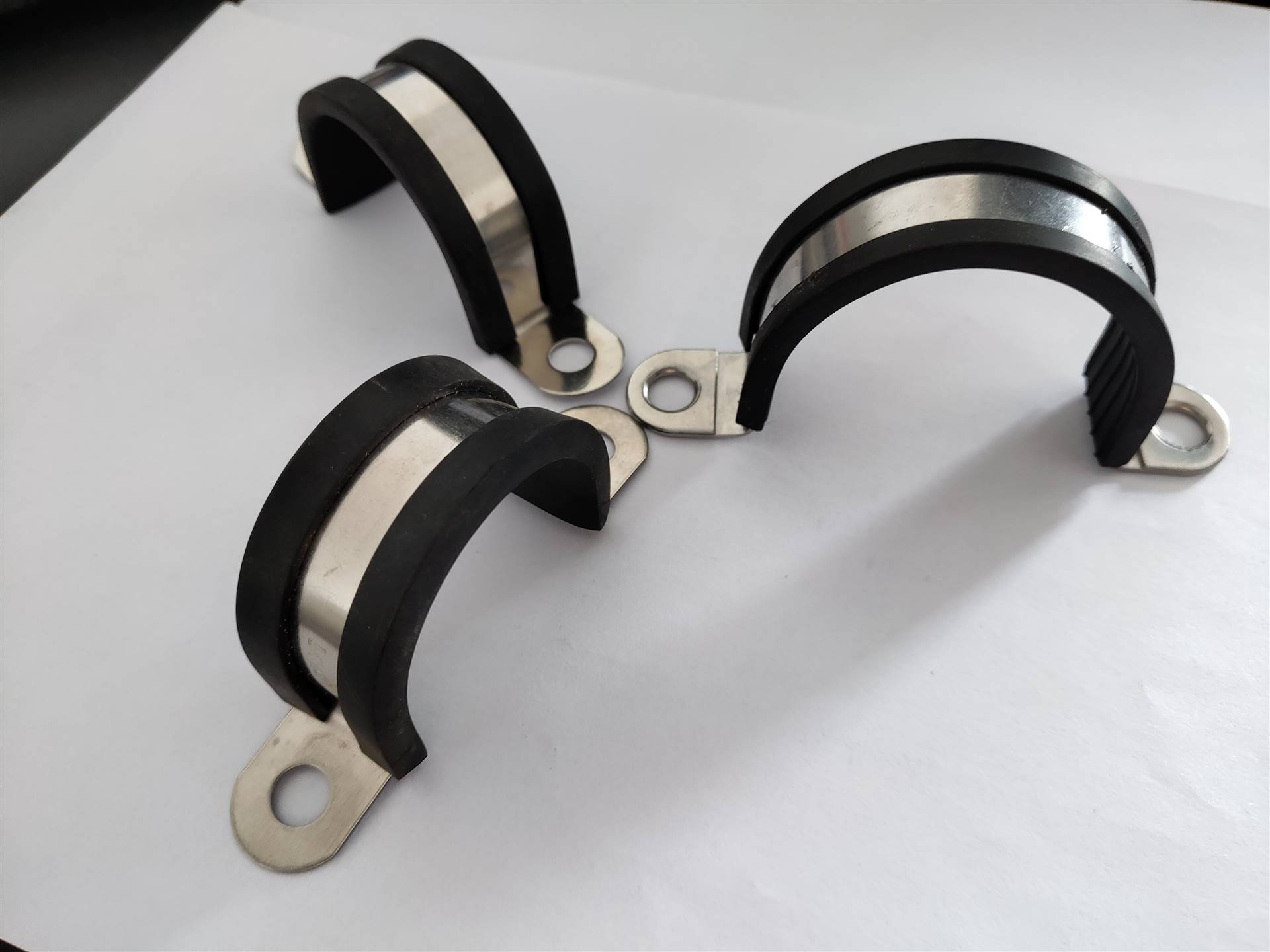 供应天山u型包胶线夹汽车线束紧固夹福莱通厂家直销