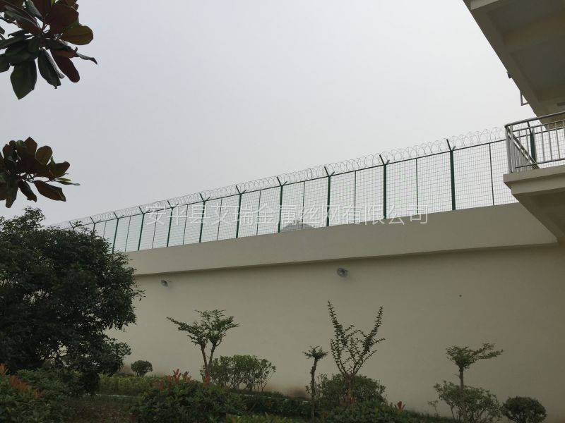 看守所外围钢网墙监狱外围钢网墙劳教所外围钢网墙厂家