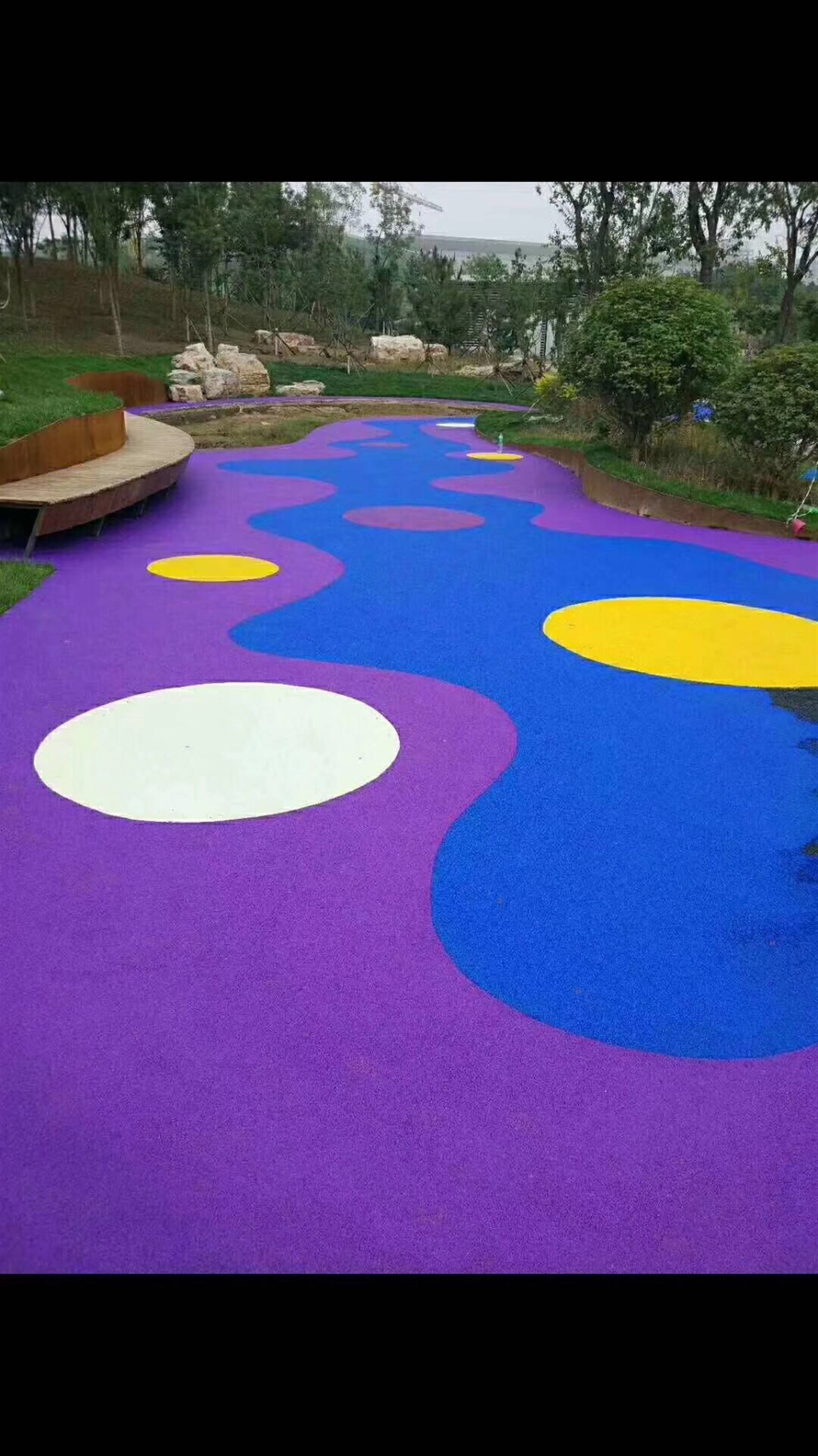 塑胶地板生厂厂家哪家好