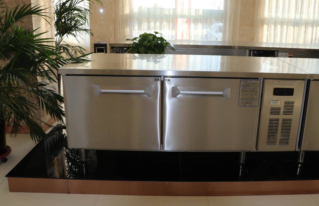 商丘商用厨房冷柜厂家,四六门冰箱平冷操作台