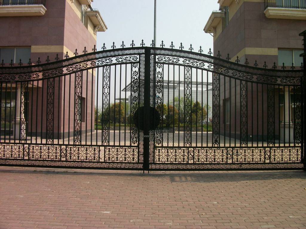 铝艺从事铁艺大门,锌钢大门,围栏,护栏,阳台,护窗,楼梯,铁艺家私,栏杆