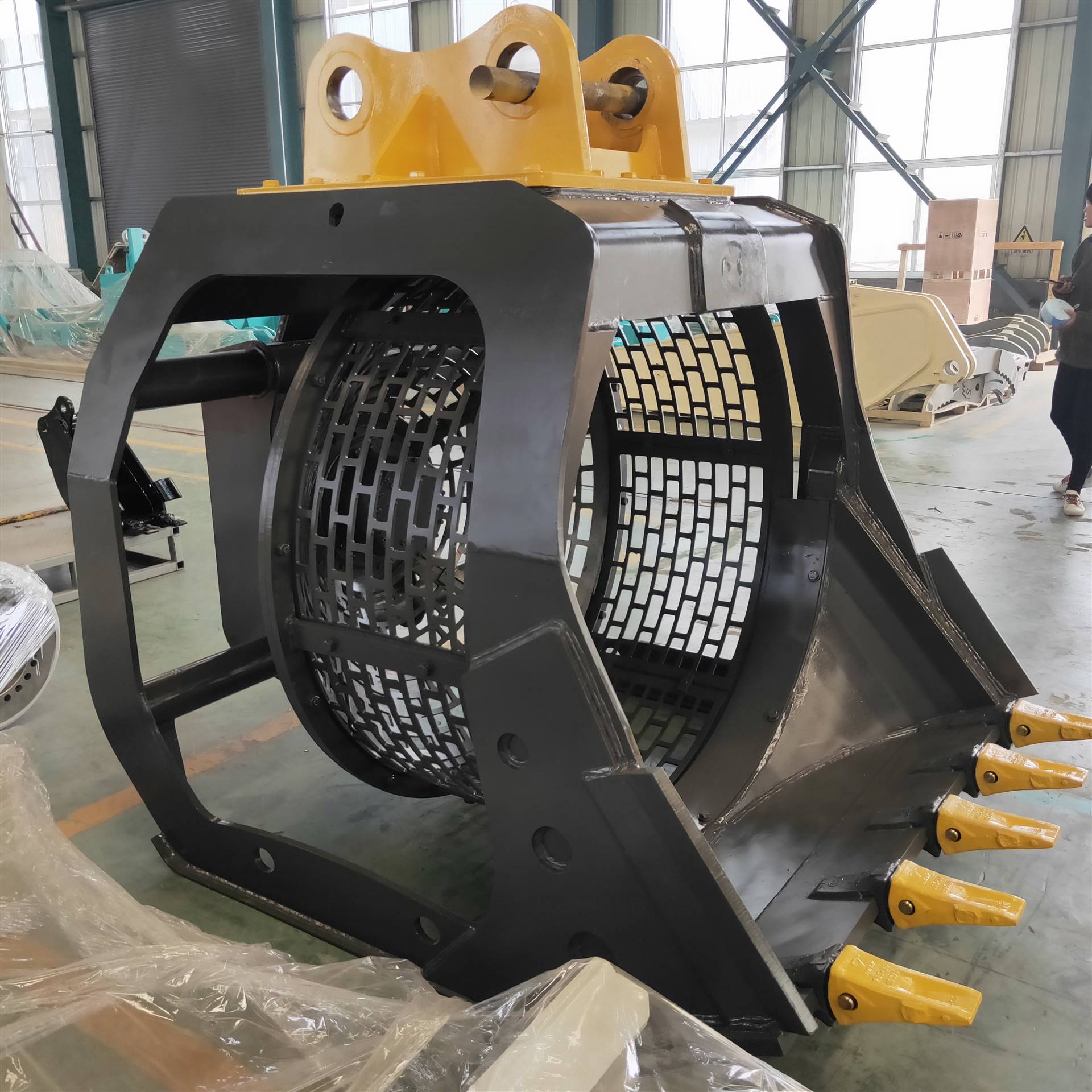 安徽滁州挖掘机旋转圆筒筛挖机筛土斗厂家筛分石子铲斗