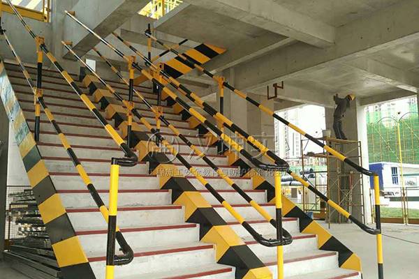 工地楼梯护栏楼梯临边防护栏杆标准
