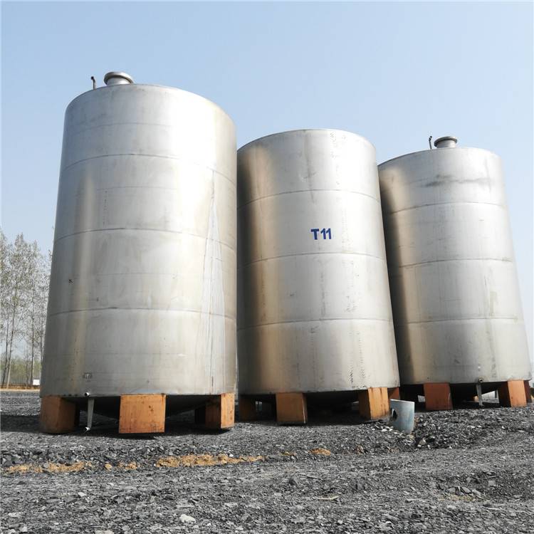 出售二手立式不锈钢储罐,2-4立方不锈钢储奶罐,食品级储罐