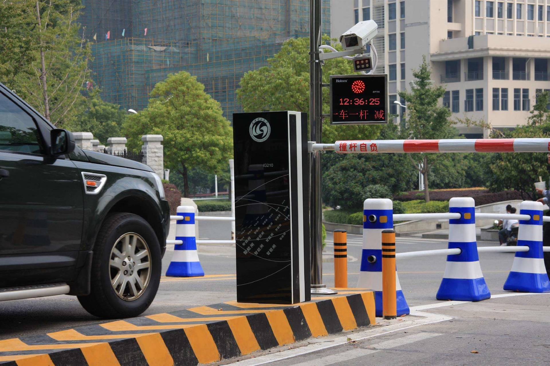 道闸杆自动道闸系统车牌识别系统