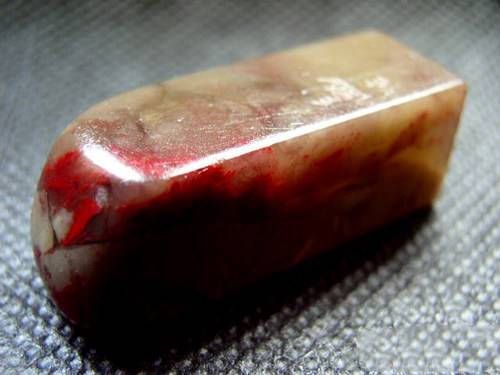 鸡血冻石现在收购价格