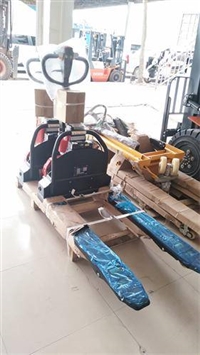 合力1.5吨电动托盘搬运车 电动搬运车