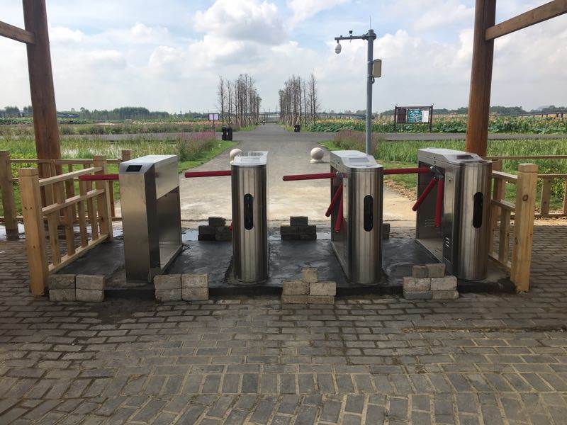 云卡通景区二维码门禁系统扫描开闸一卡通安装