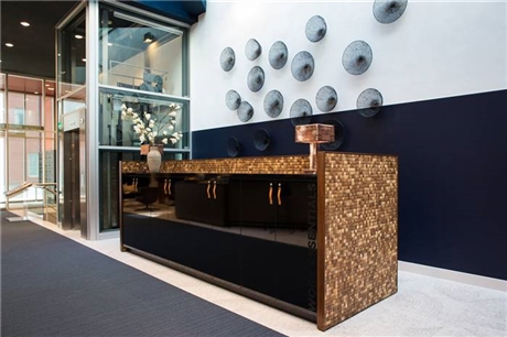 中堂店铺装修玻璃隔墙