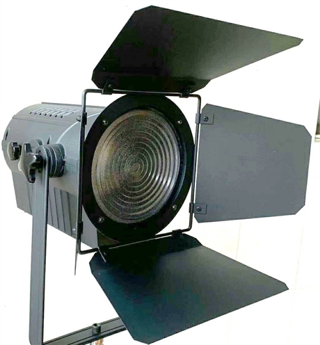 led演播室聚光燈LED50W100W200W300Wled數(shù)字影視聚光燈安裝使用技