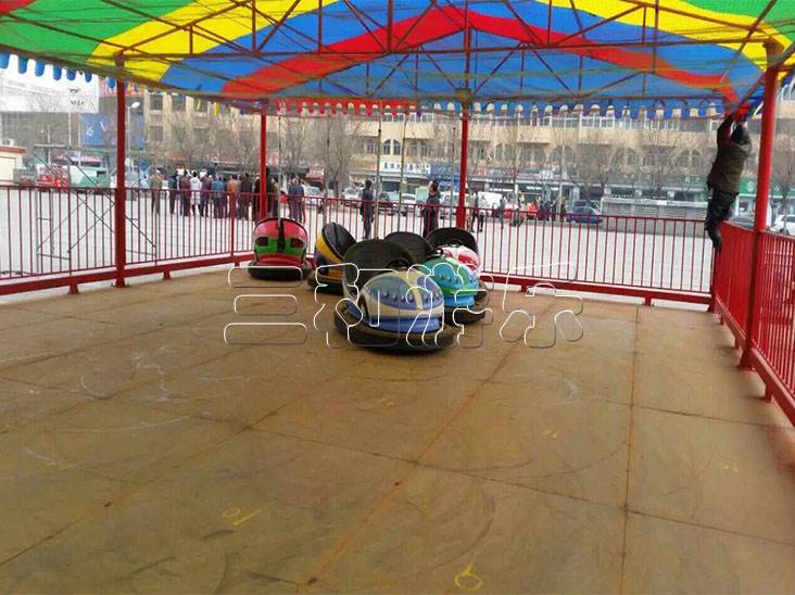 儿童天网碰碰车报价优惠室外公园游乐设备碰碰车