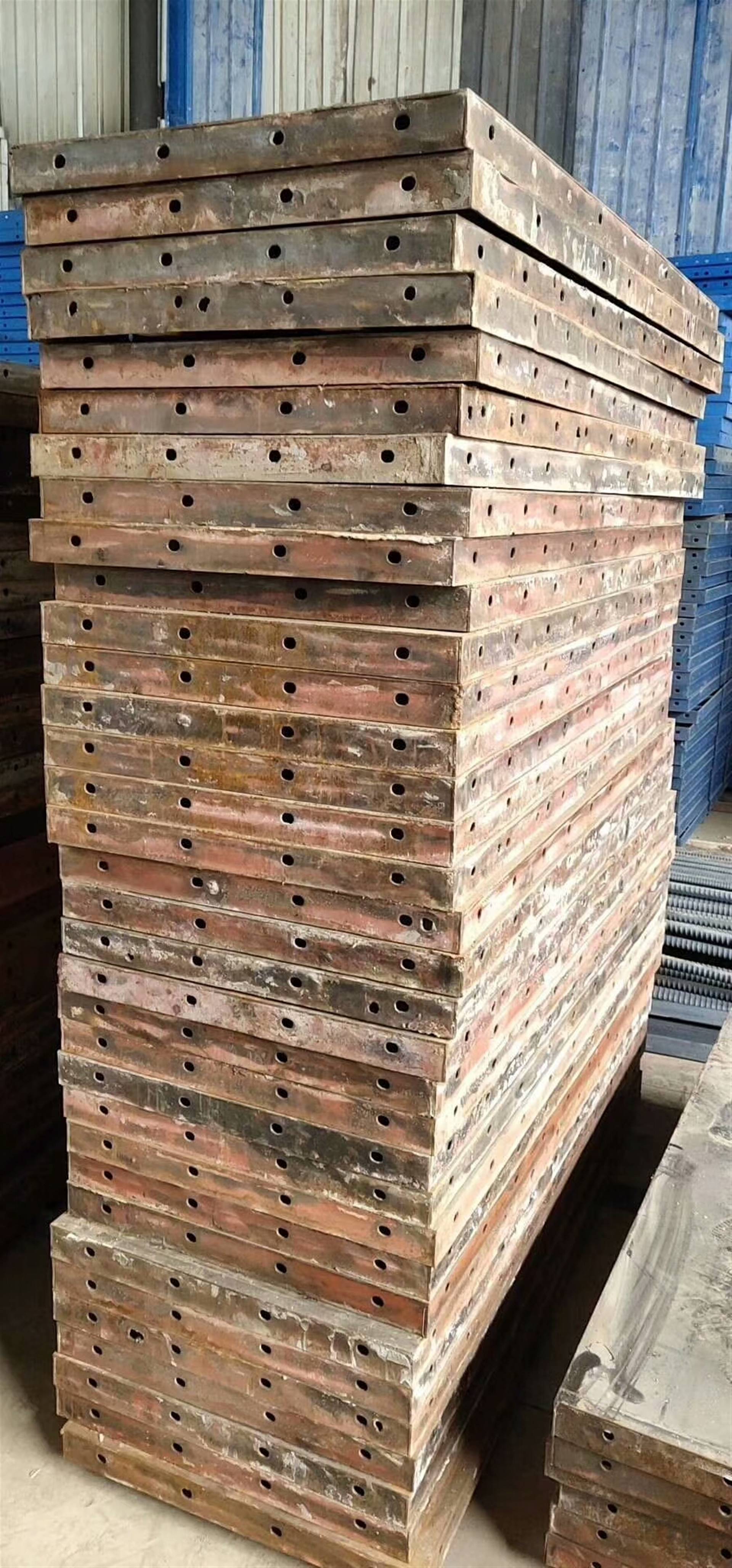 云南二手钢模板多少钱一吨/新钢模板总经销商