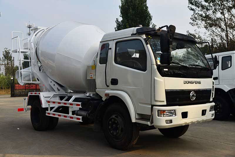 自卸水泥搅拌车