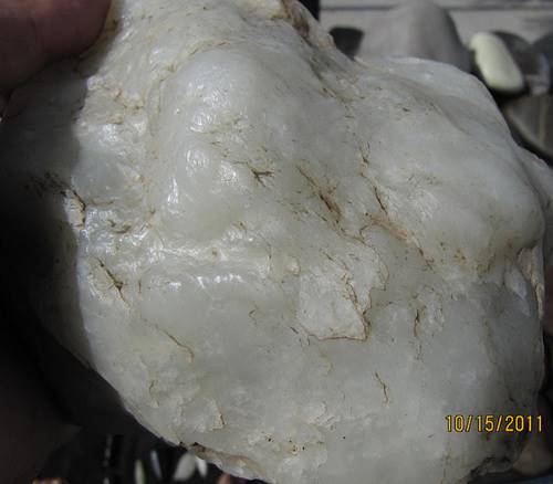 白玉陨石拍卖鉴定找谁