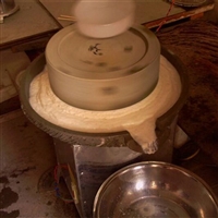 古方传统小蘑芝麻香油石磨机 小型电动面粉磨粉机 电动豆浆磨浆机