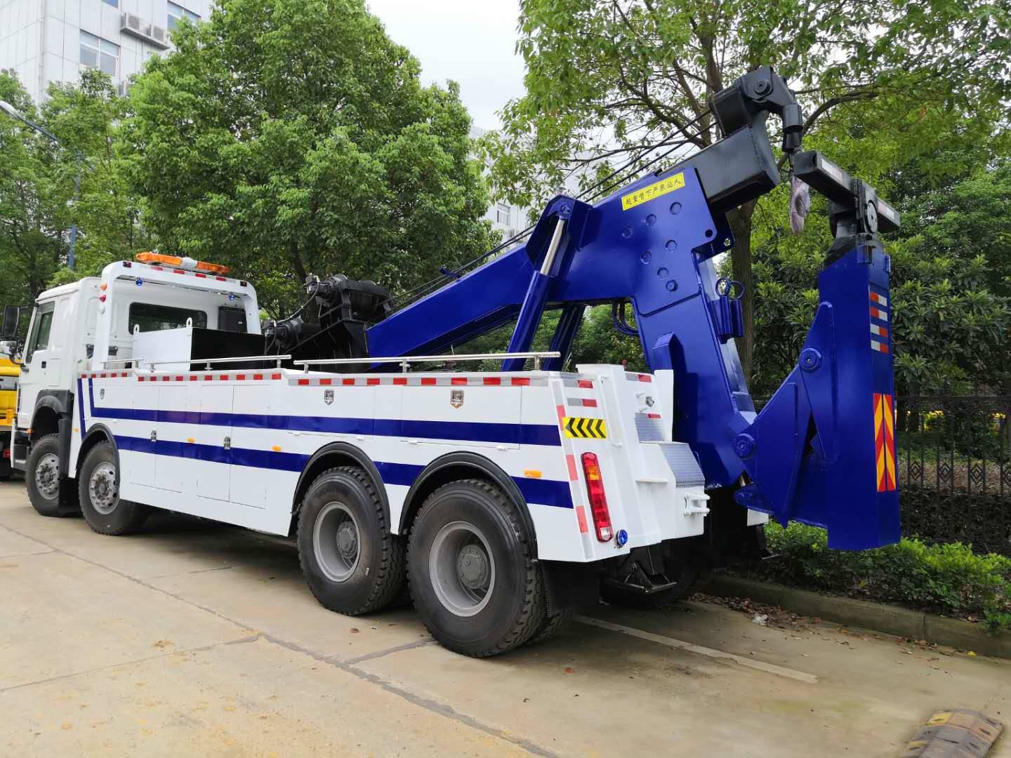 东风单桥重型救援拖车新车