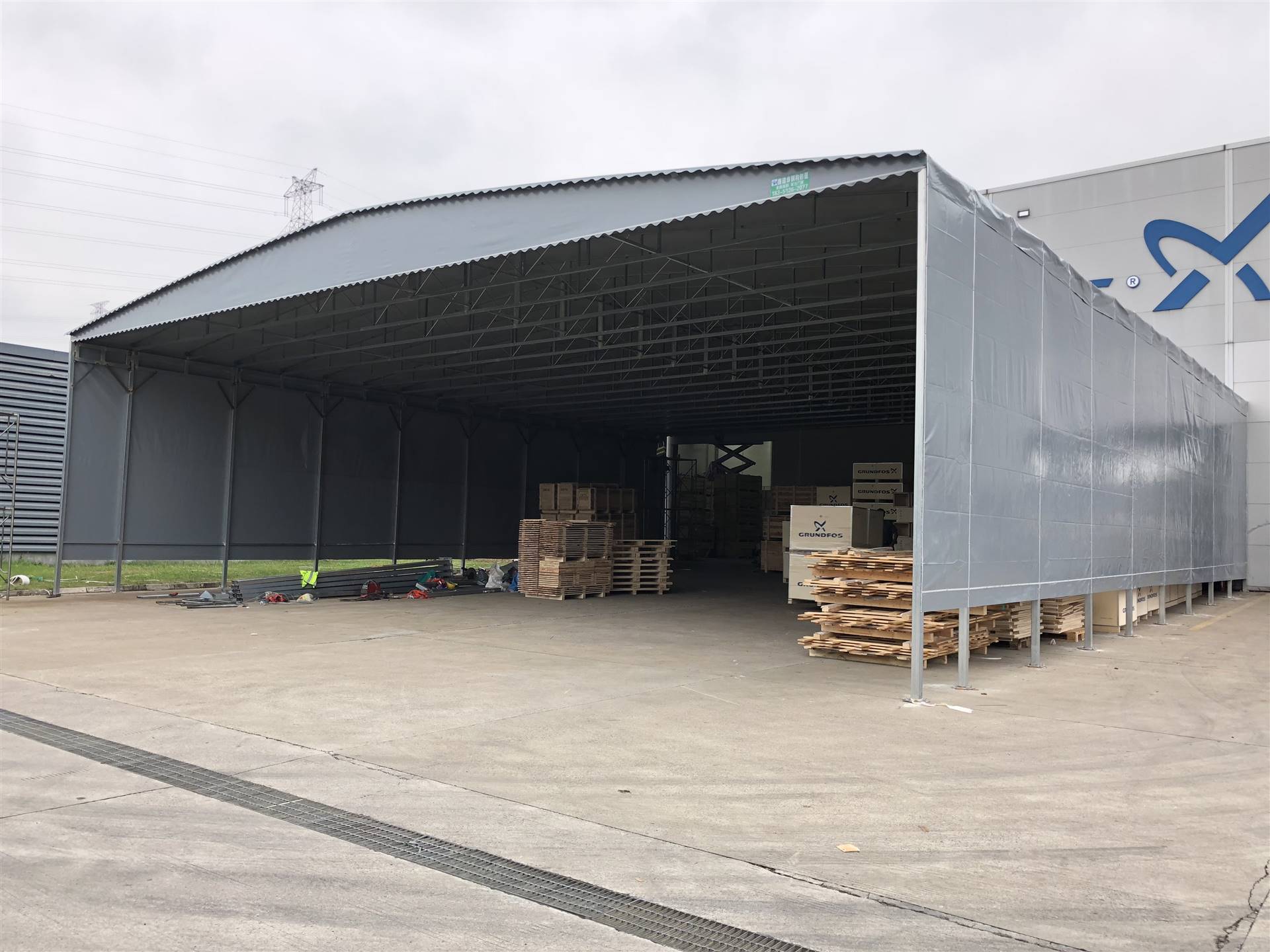 丹东定制大型推拉雨棚,加透明排挡蓬全国营销-欢迎致电