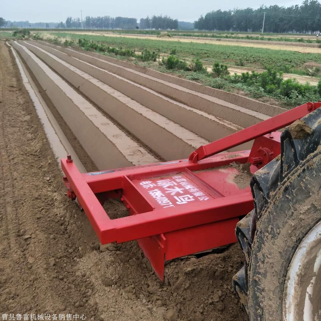 河南南陽大型開溝機大蔥開溝機鮮姜開溝機廠家直銷量大從優