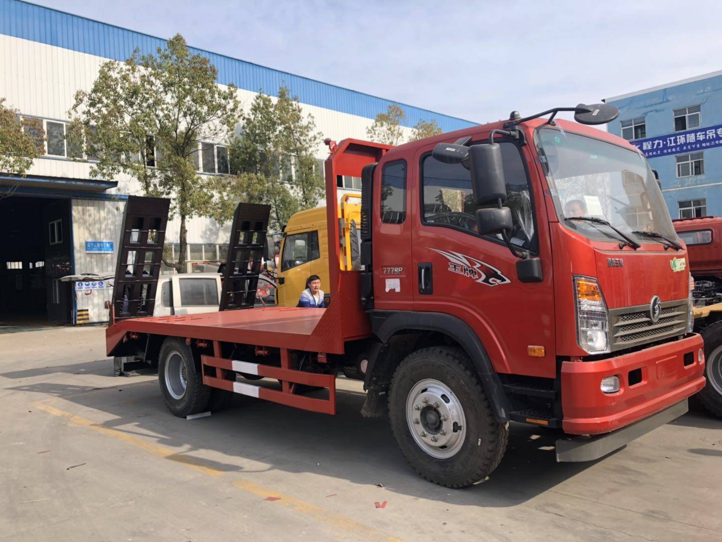 重汽豪沃朝柴170马力单桥平板运输车豪沃工程平板车