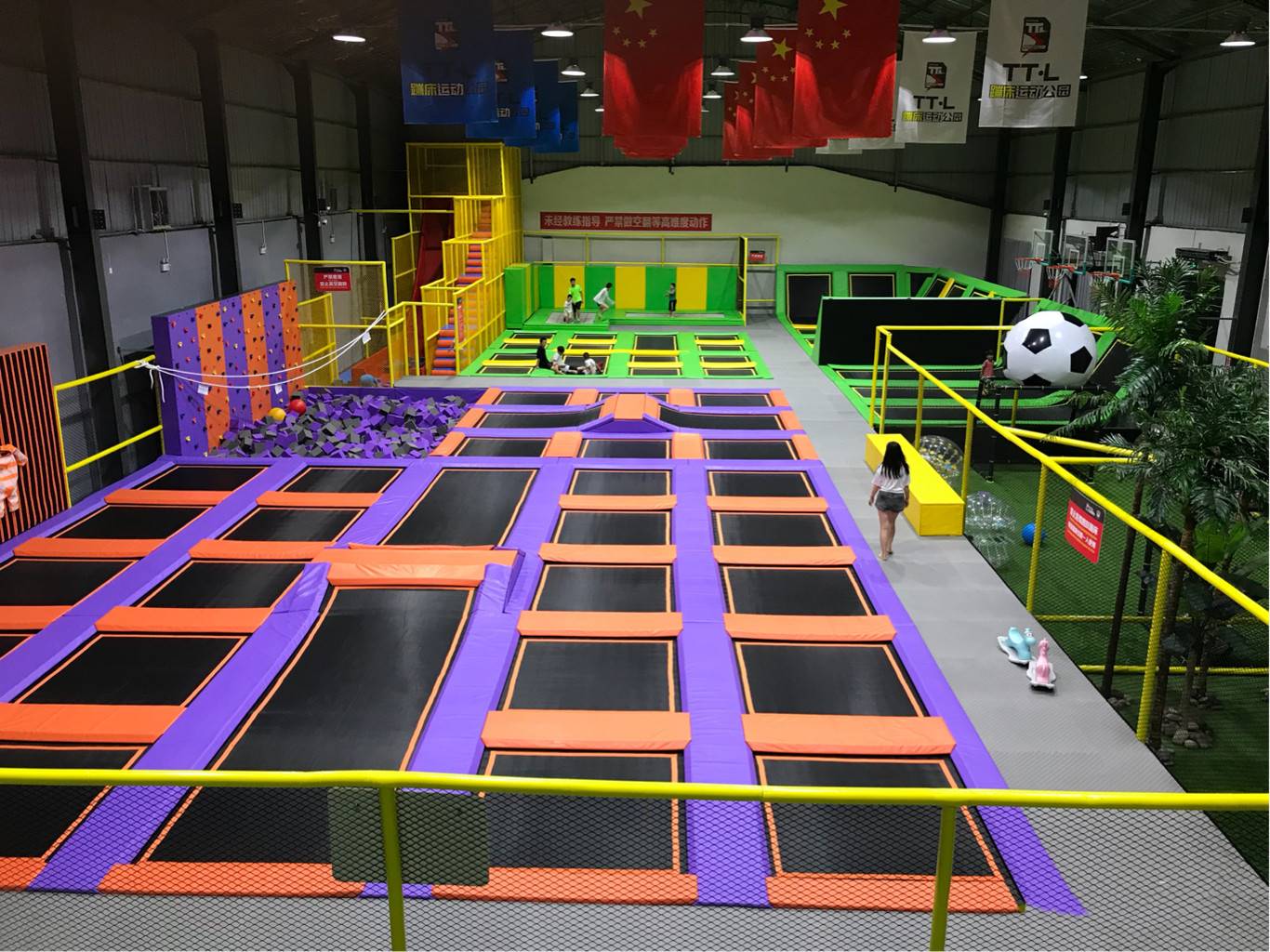 黑龙江大型蹦床厂黑龙江蹦床生产厂家黑龙江蹦床加盟商