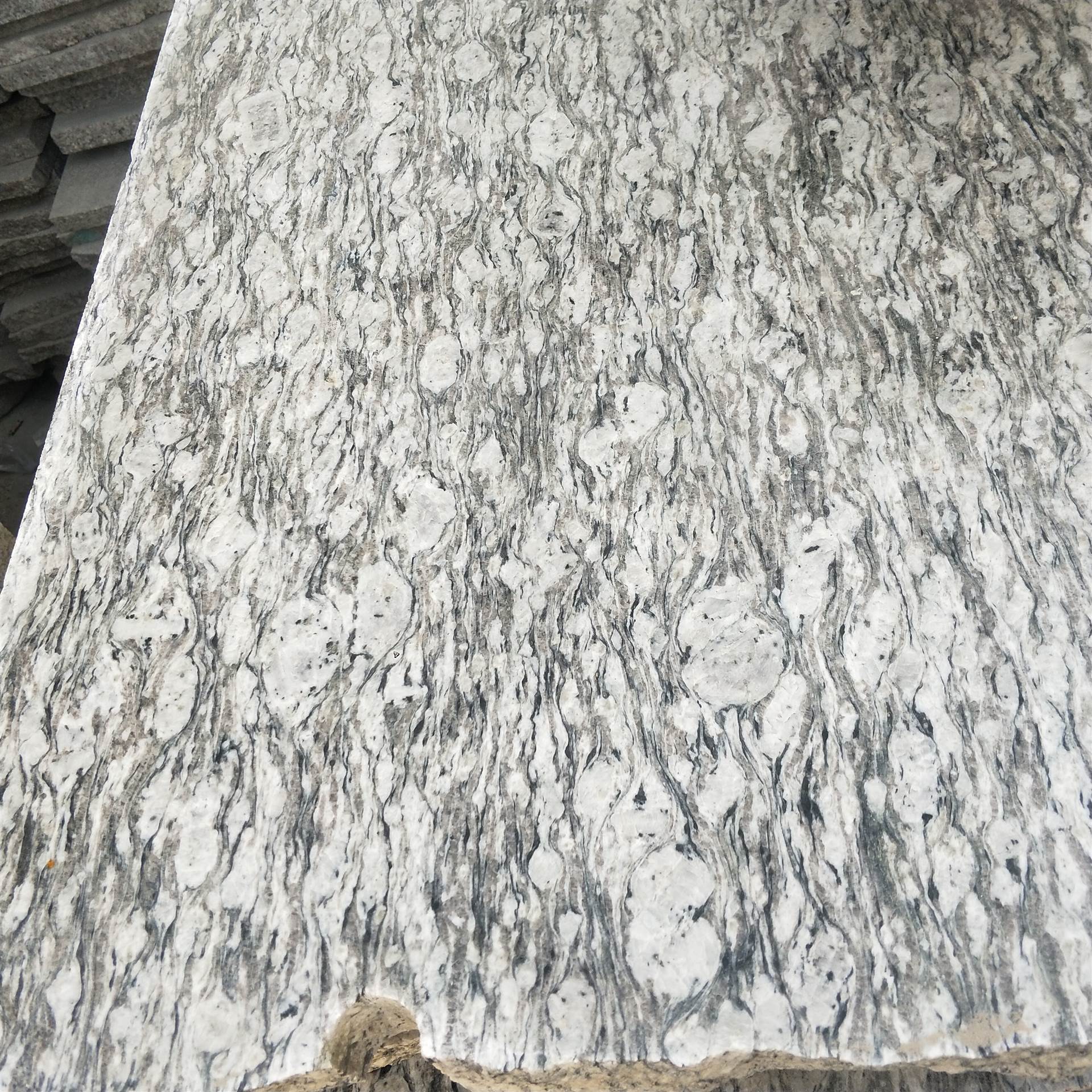 芝麻黑冰裂纹石厂家直销花岗,岩汀步福建