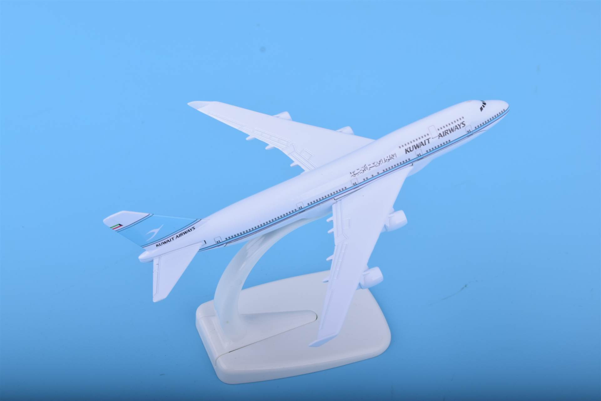 飞机模型航空模型金属锌合金波音b747-400科威特16厘米五金工艺