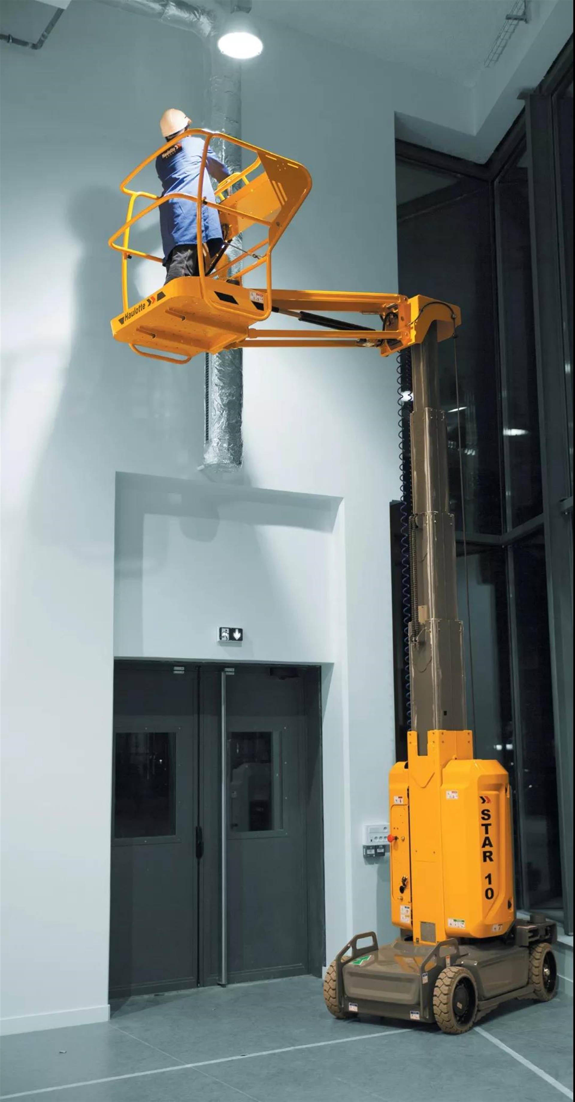 垂直桅杆空作业平台star10升降机