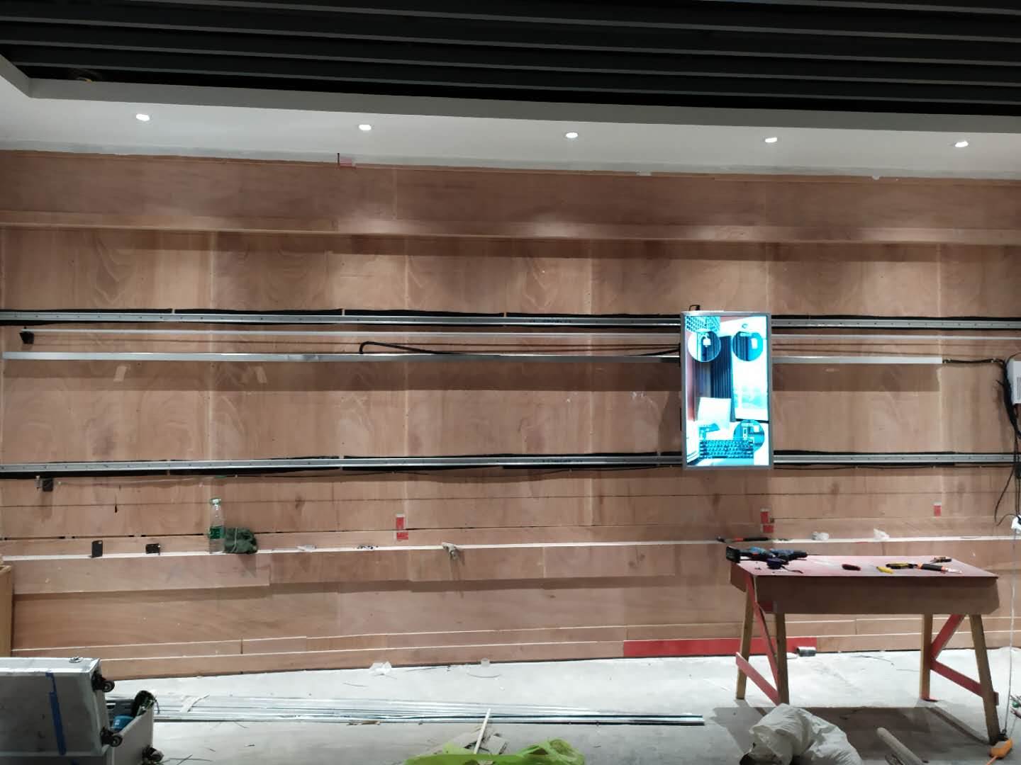 推拉屏武汉裕大华展厅安装完成