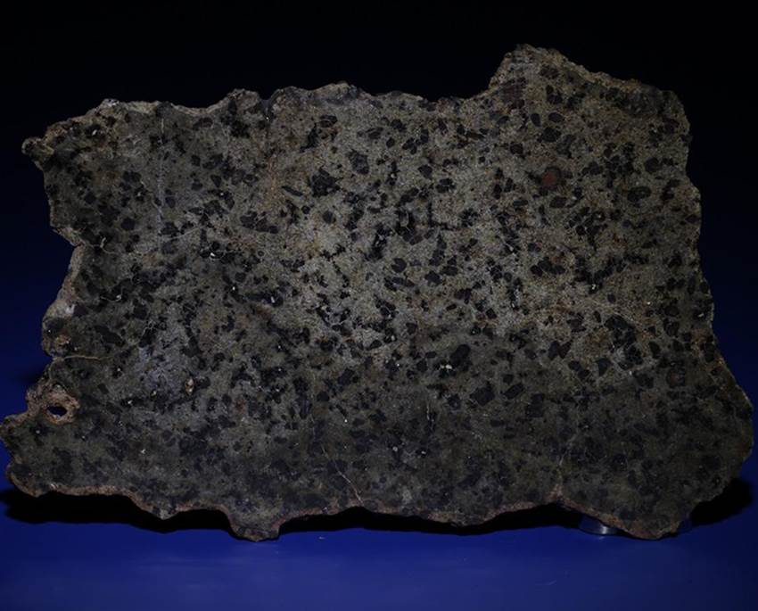 2019年球粒石铁陨石有人拍卖吗 专家鉴宝