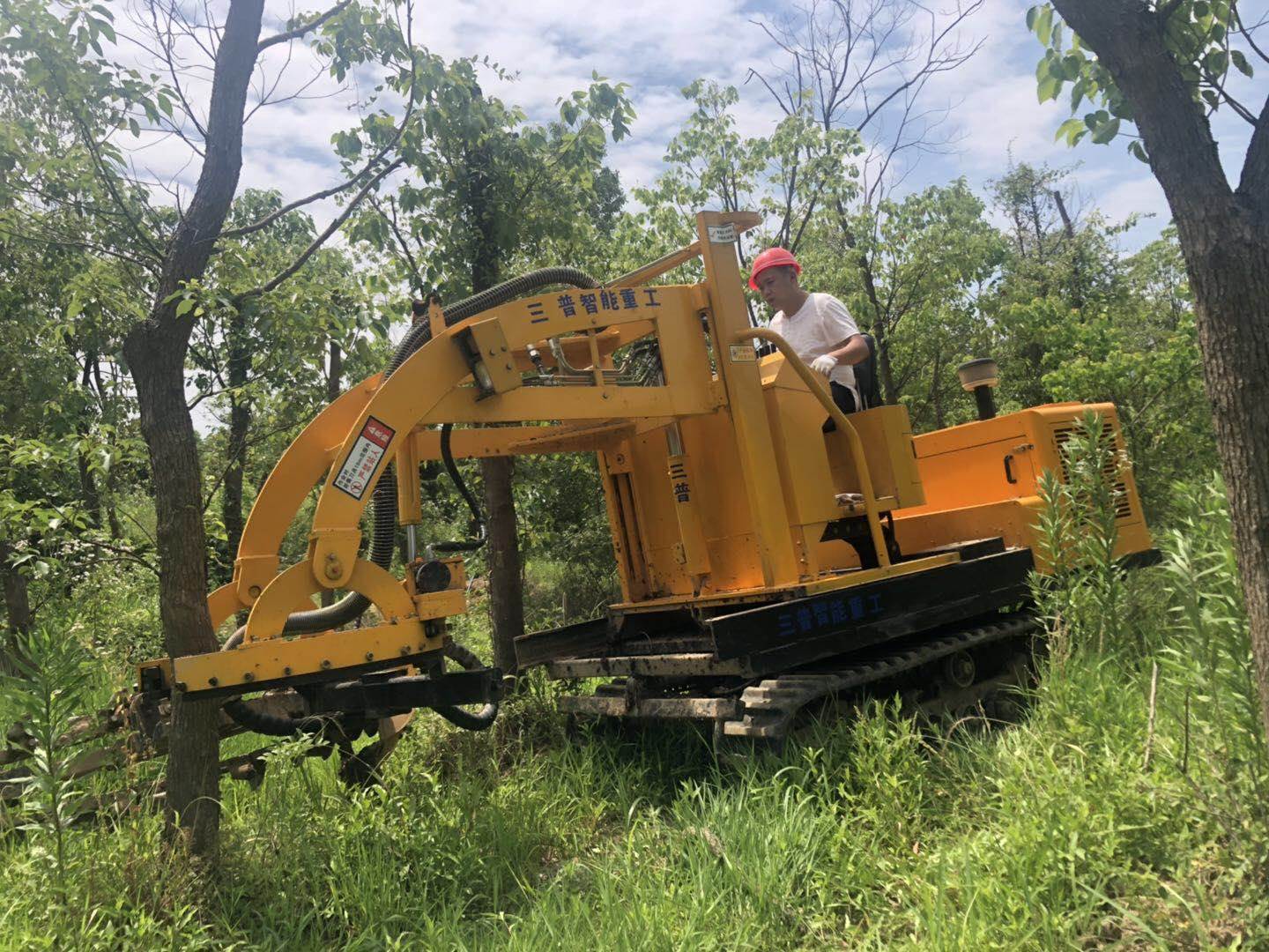 三普挖树机挖树队挣钱好帮手