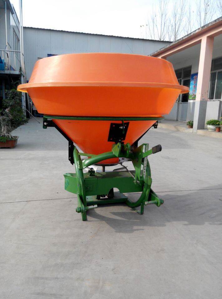 厂家直供撒播机 大型优质撒播机 拖拉机悬挂撒肥机