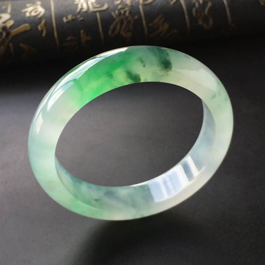 冰种翡翠手镯收购在哪里交易